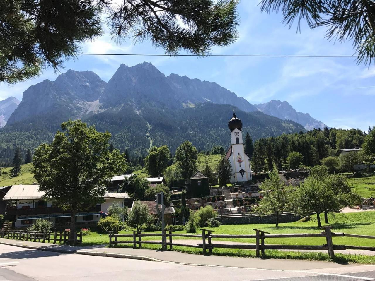 Apartment Garmisch Zugspitze Грайнау Екстериор снимка